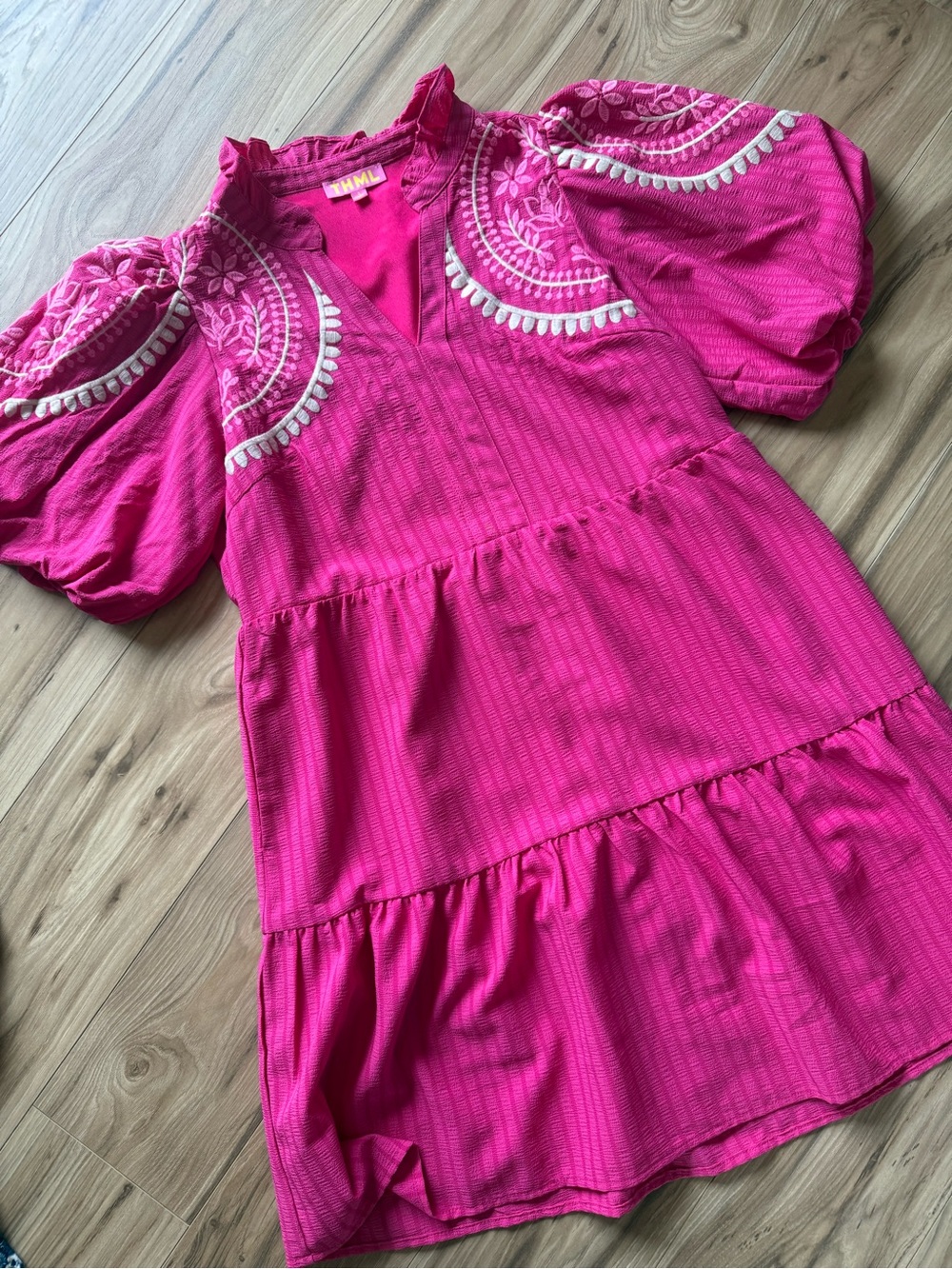 THML Hot Pink Embroidered Puff Sleeve Mini Dress size small